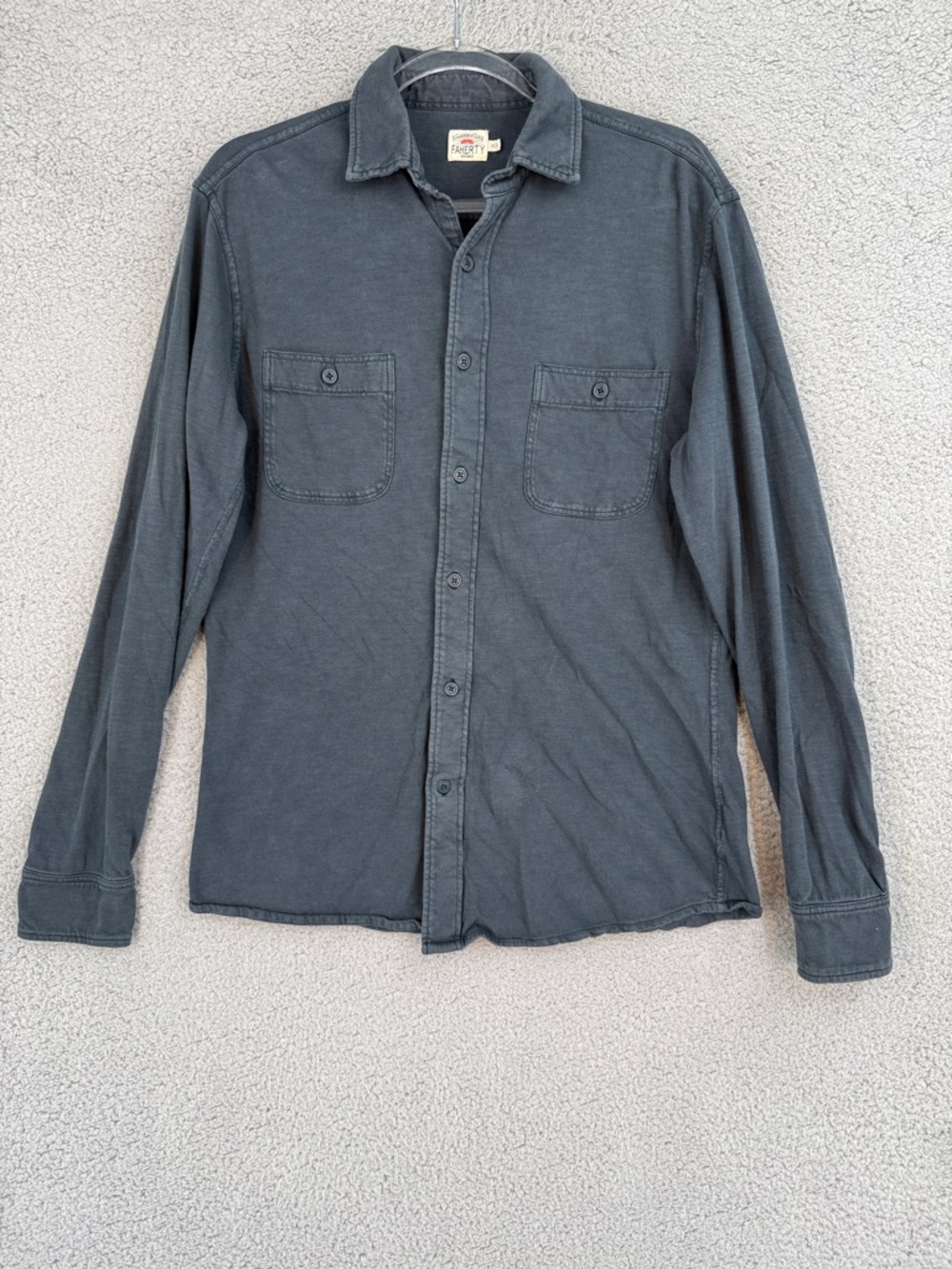 Faherty Men’s Medium long sleeve button up shirt Charcoal Pockets Organic Cotton